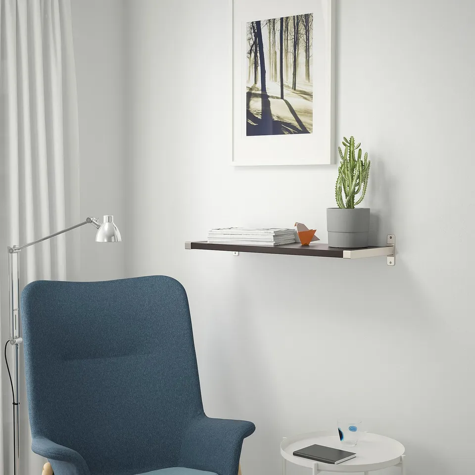 BERGSHULT / GRANHULT in a room