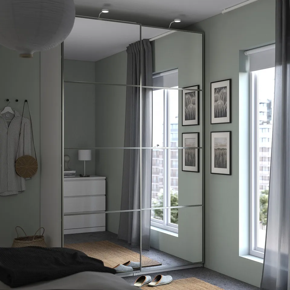 PAX / AULI in a room