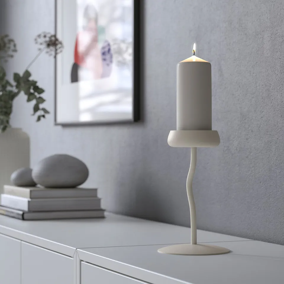 SILVERPÄRON in a room