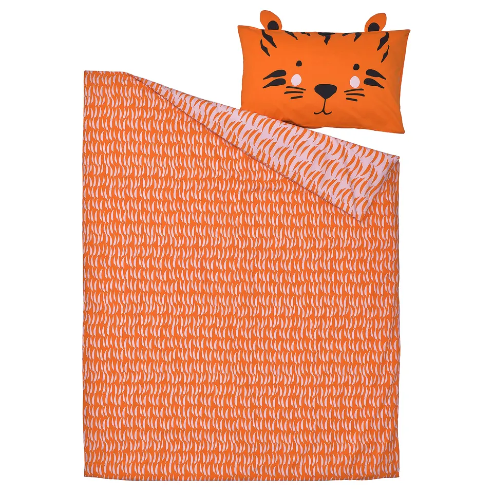 Orange tiger-themed kids bedding set with matching pillow, made of cotton and viscose.