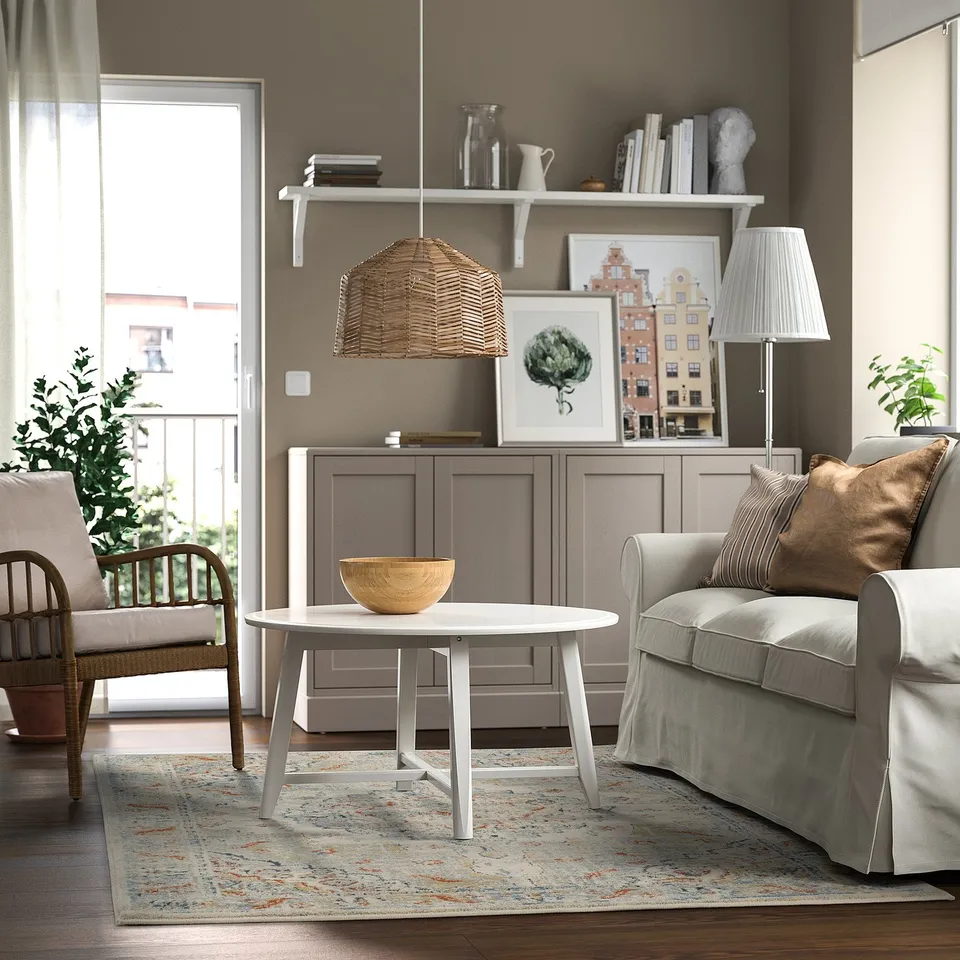 ONSEVIG in a room