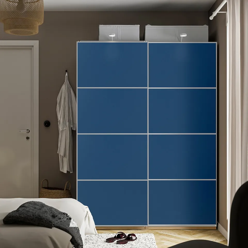 MEHAMN in a room