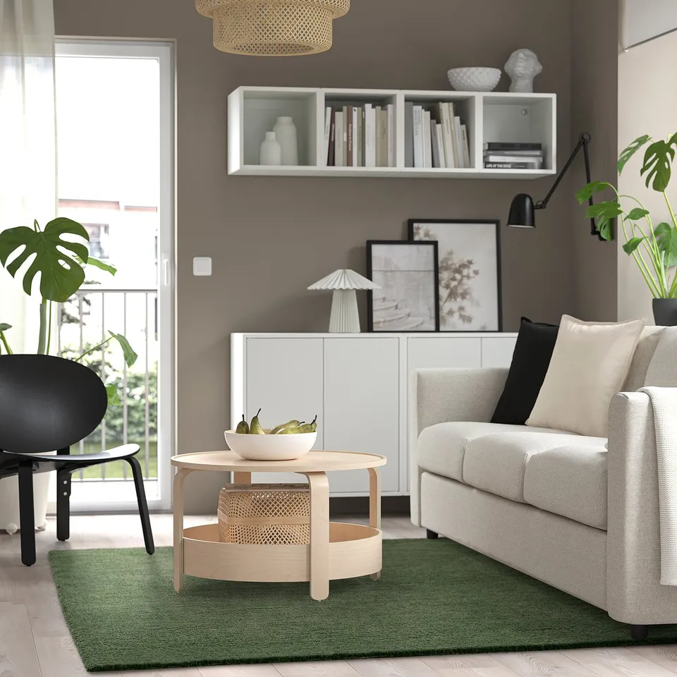STOENSE in a room