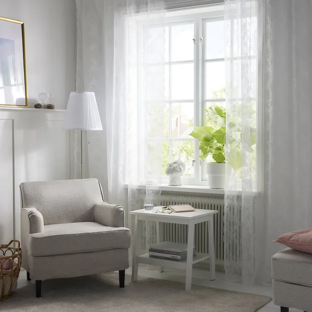 ALVINE SPETS in a real room