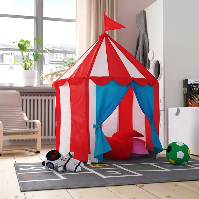 CIRKUSTÄLT in a real room