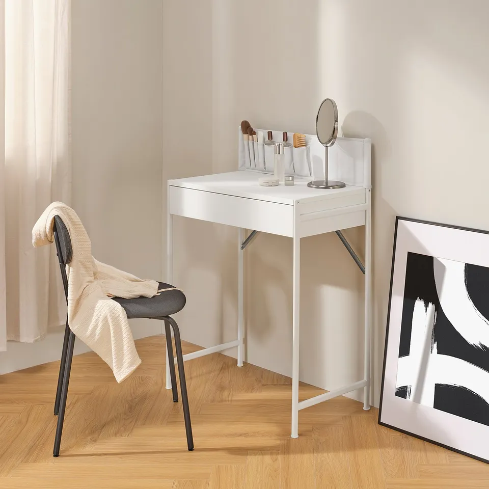 BRUKSVARA in a room