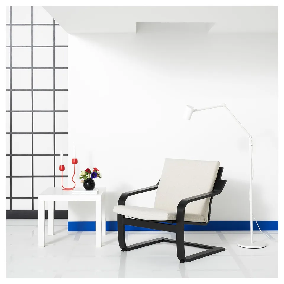 POÄNG in a room