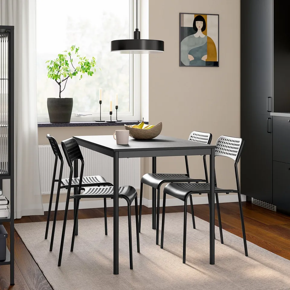 part: SANDSBERG table and 4 chairs