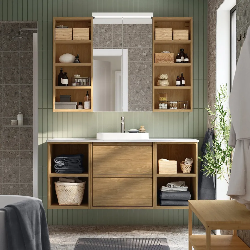 HAGAÅN in a room