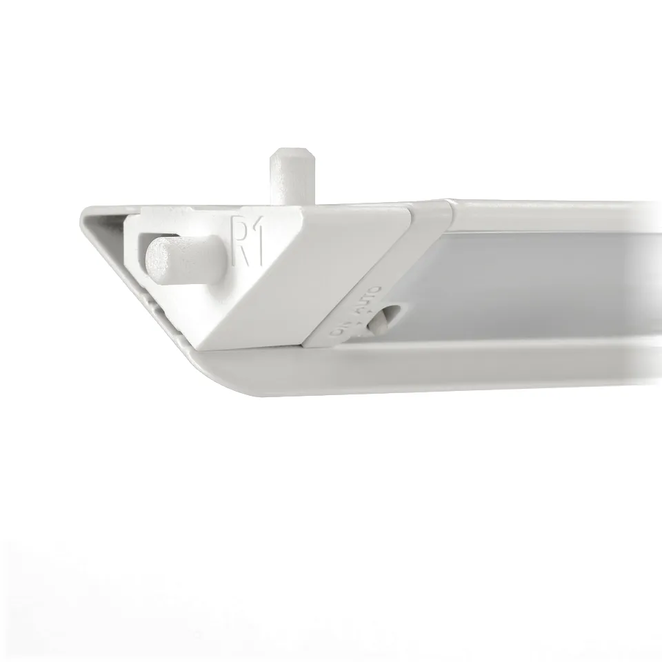 Led wardrobe light with sensor