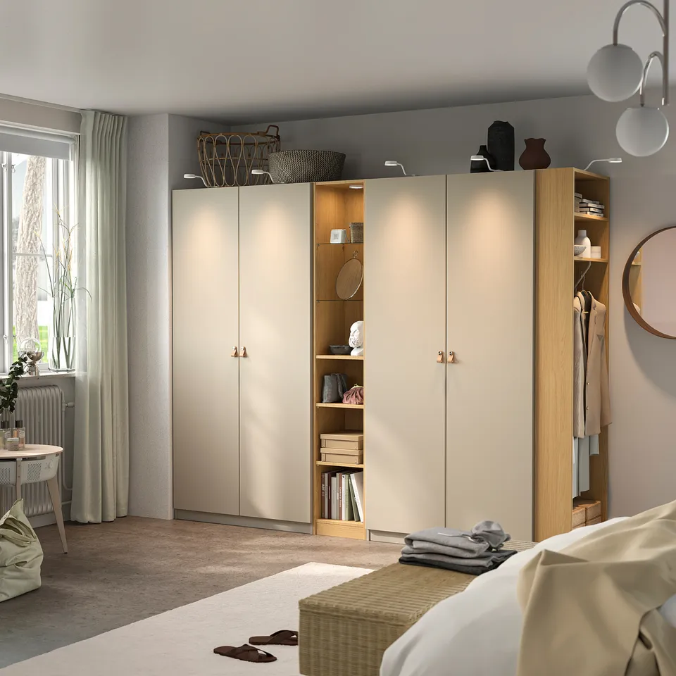 PAX / REINSVOLL in a room