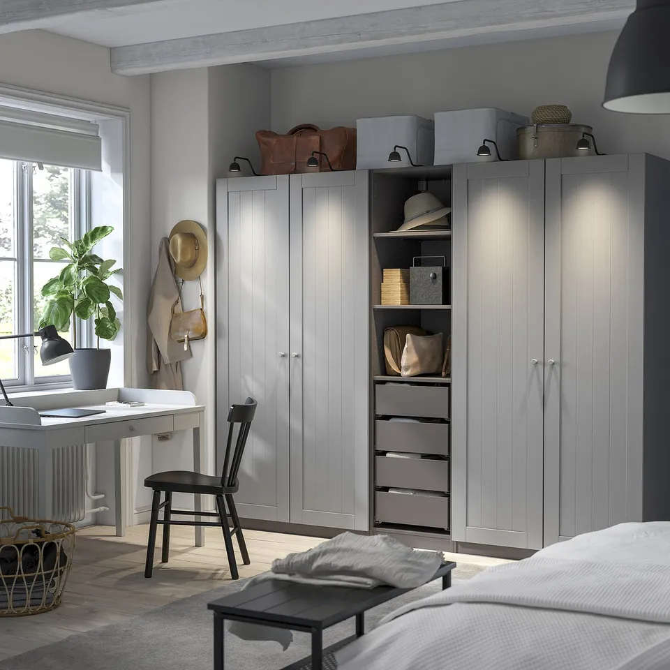 PAX / GULLABERG in a room