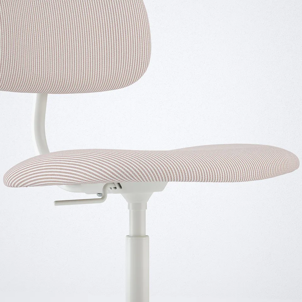 part: BLECKBERGET swivel chair
