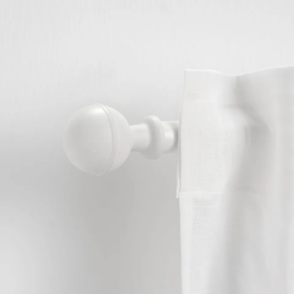 ALVARSTÅNDS white ball-shaped curtain rod finial. Small, spherical design enhances decor. Crafted from recycled plastic.