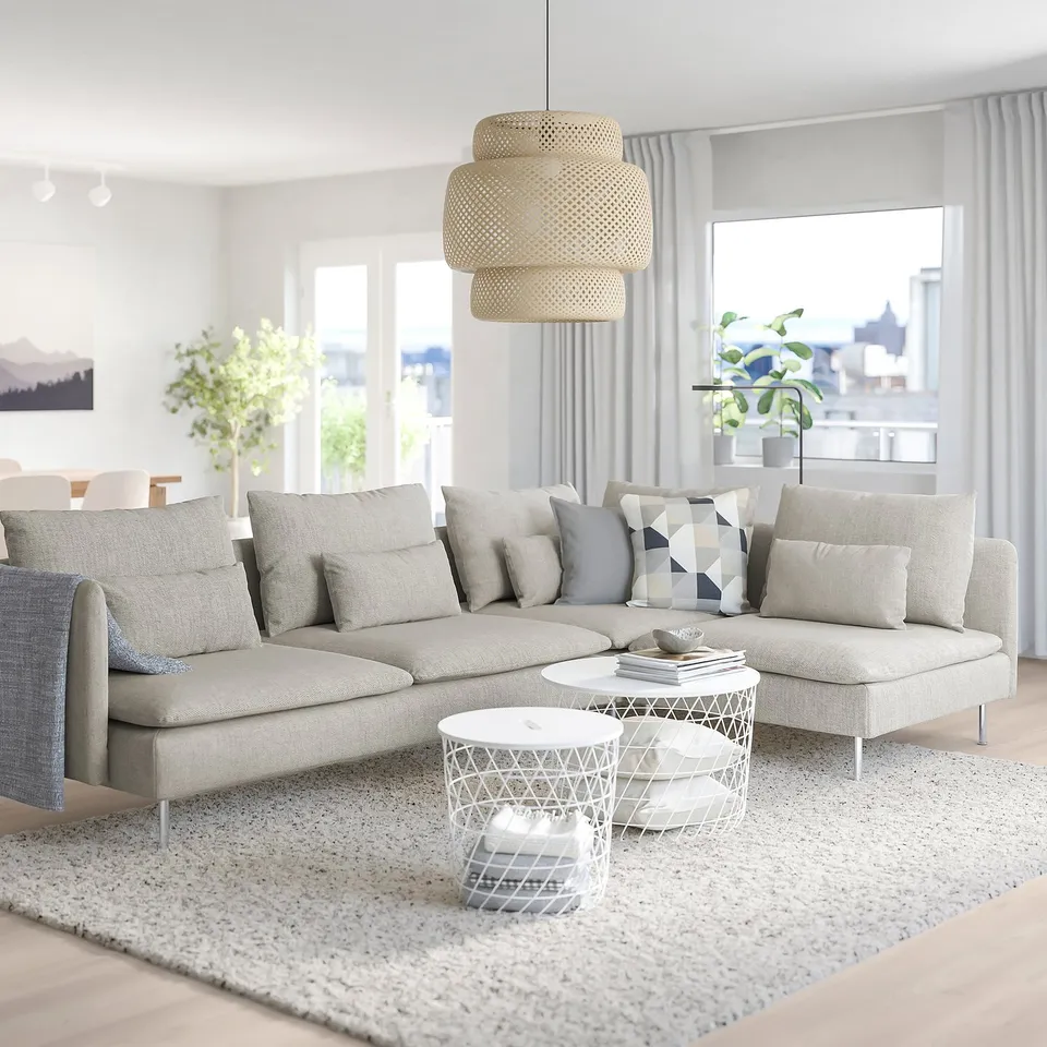 SÖDERHAMN in a room