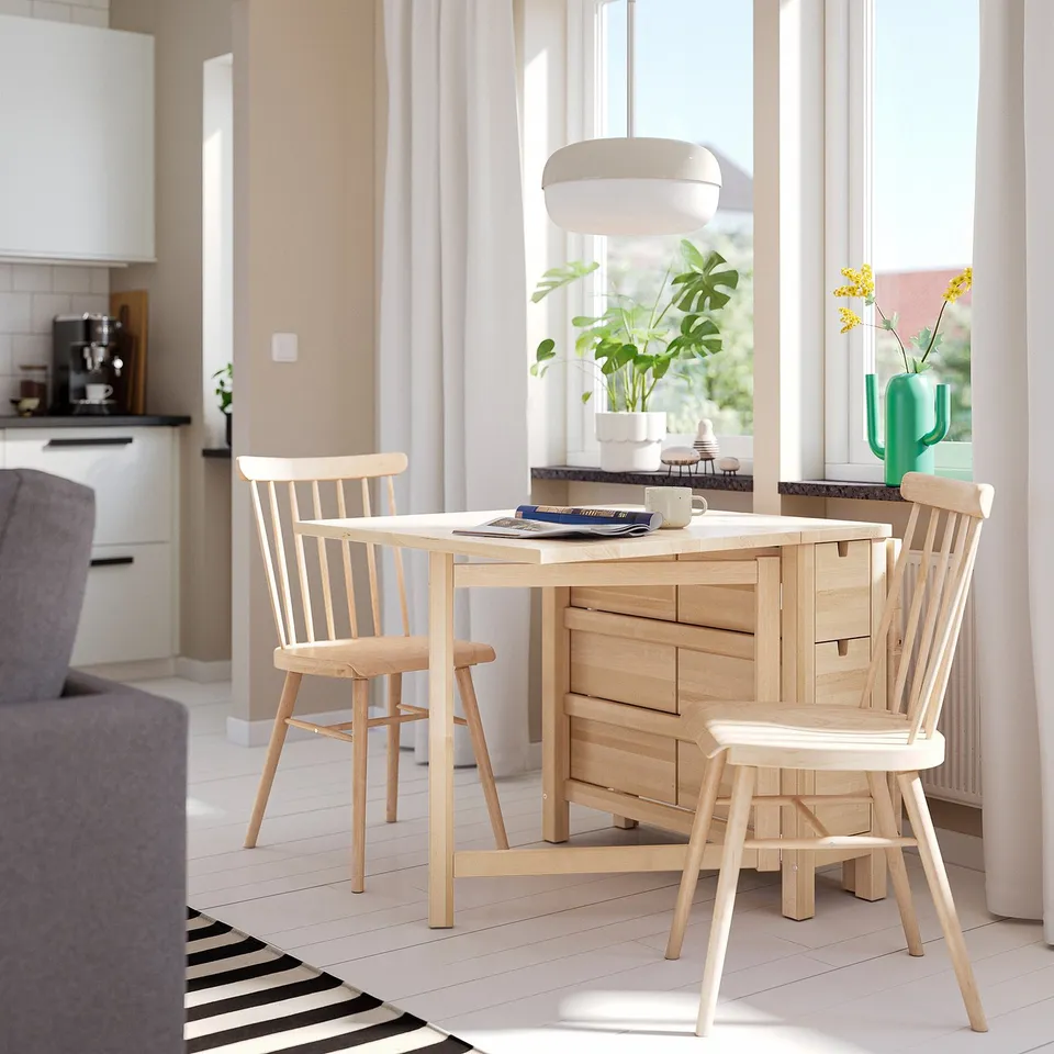 NORDEN / HÖGVED in a room