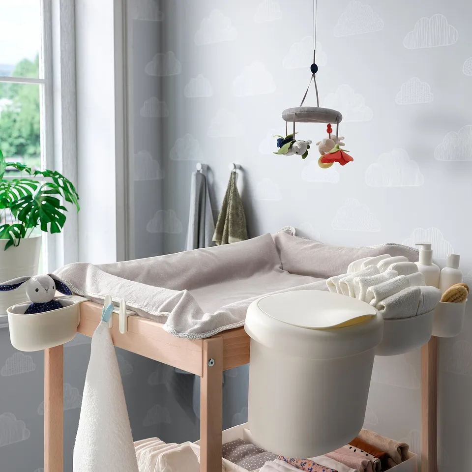 ÖNSKLIG in a room