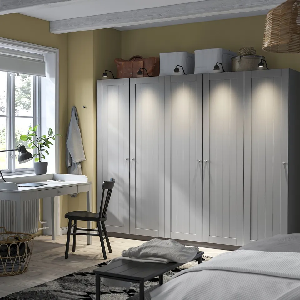 PAX / GULLABERG in a room