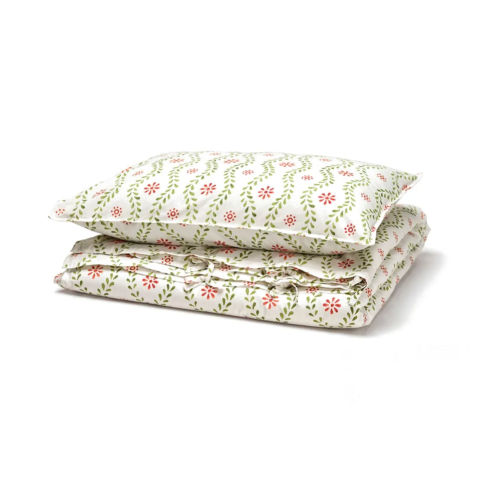 FYRISVIDE duvet set, light beige with red/green floral print, folded, 100% cotton.