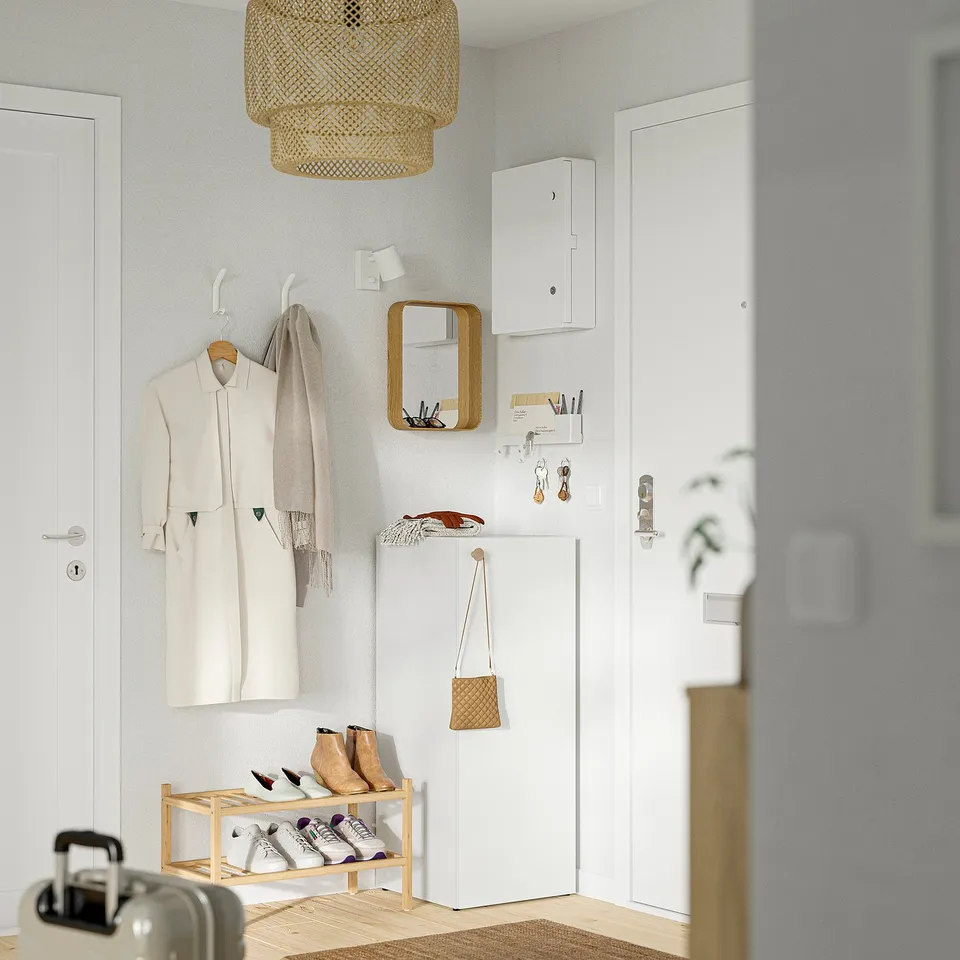 LASTARE in a room