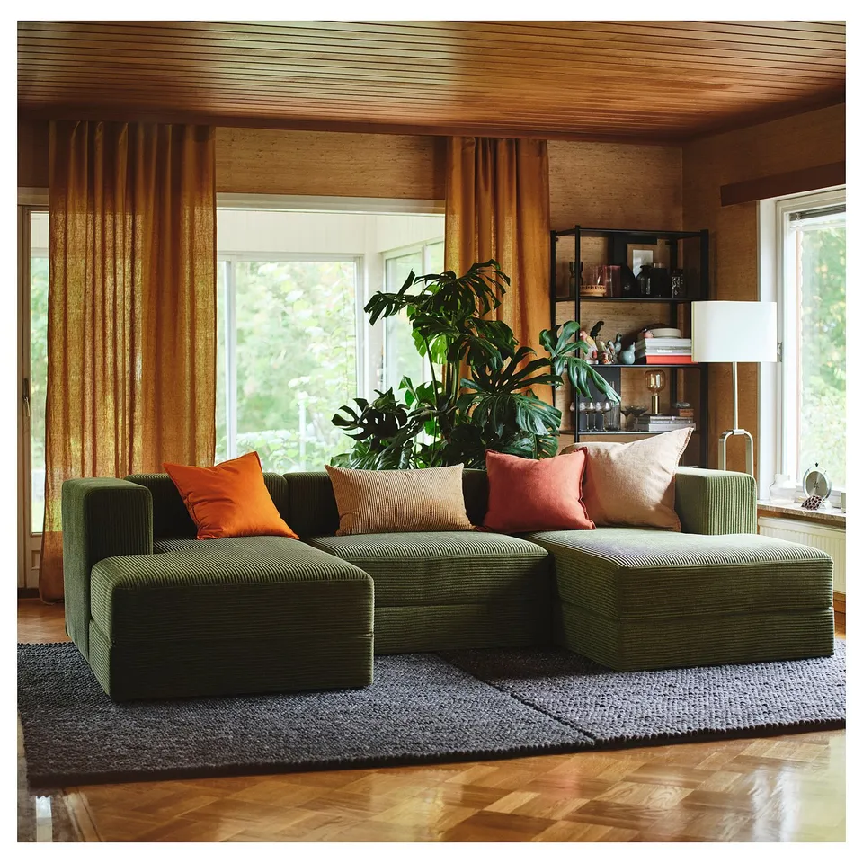 JÄTTEBO in a room