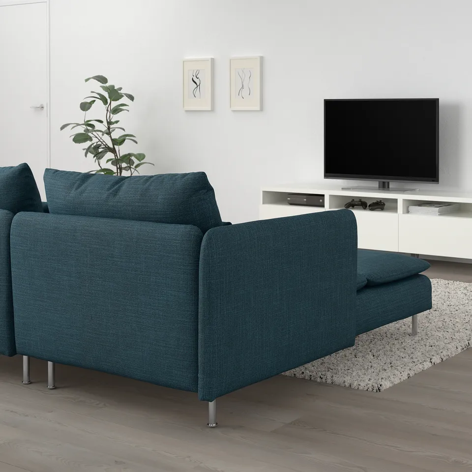 SÖDERHAMN in a room