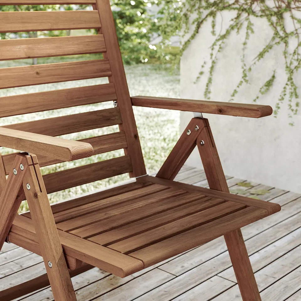 Wooden chair, NÄMMARÖ series, brown, acacia wood, slatted design, outdoor use.