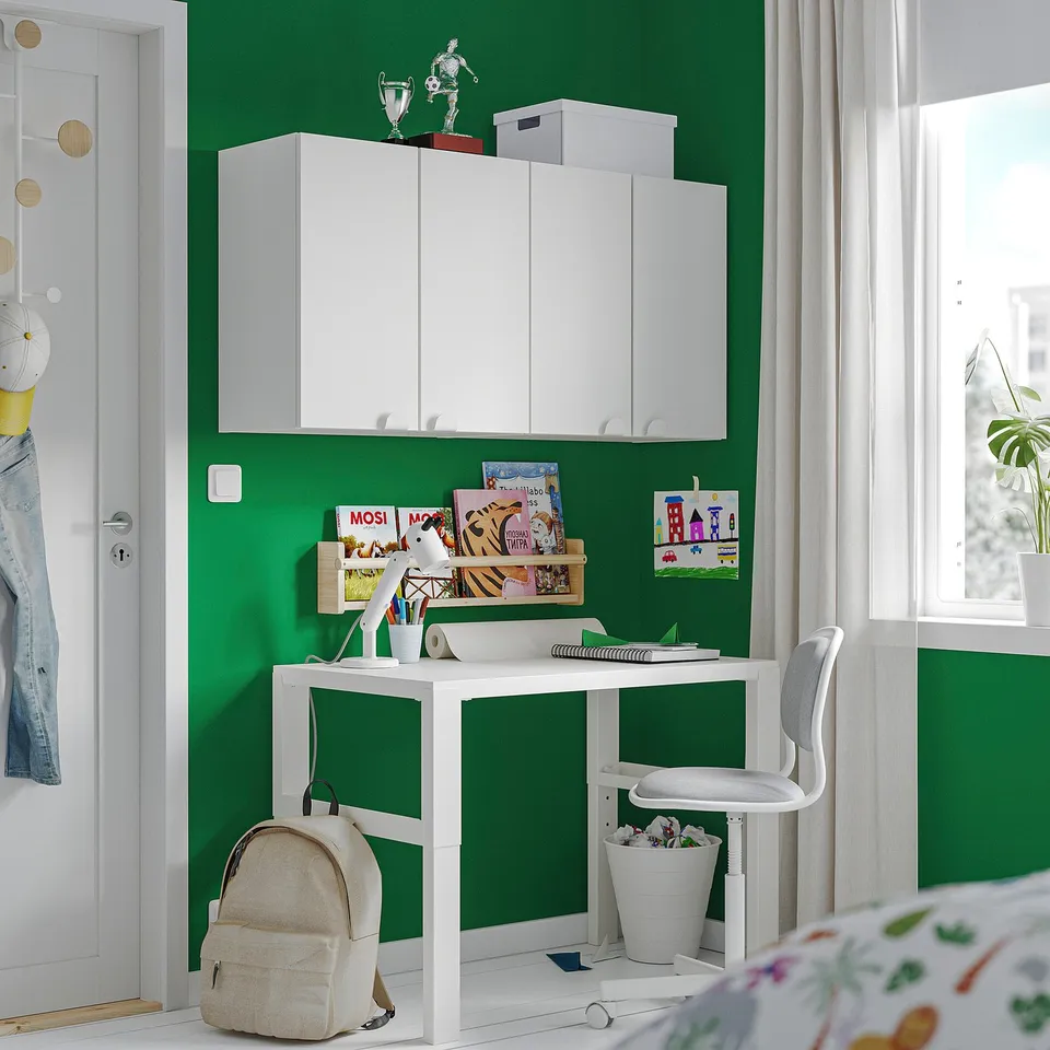 LASTARE in a room