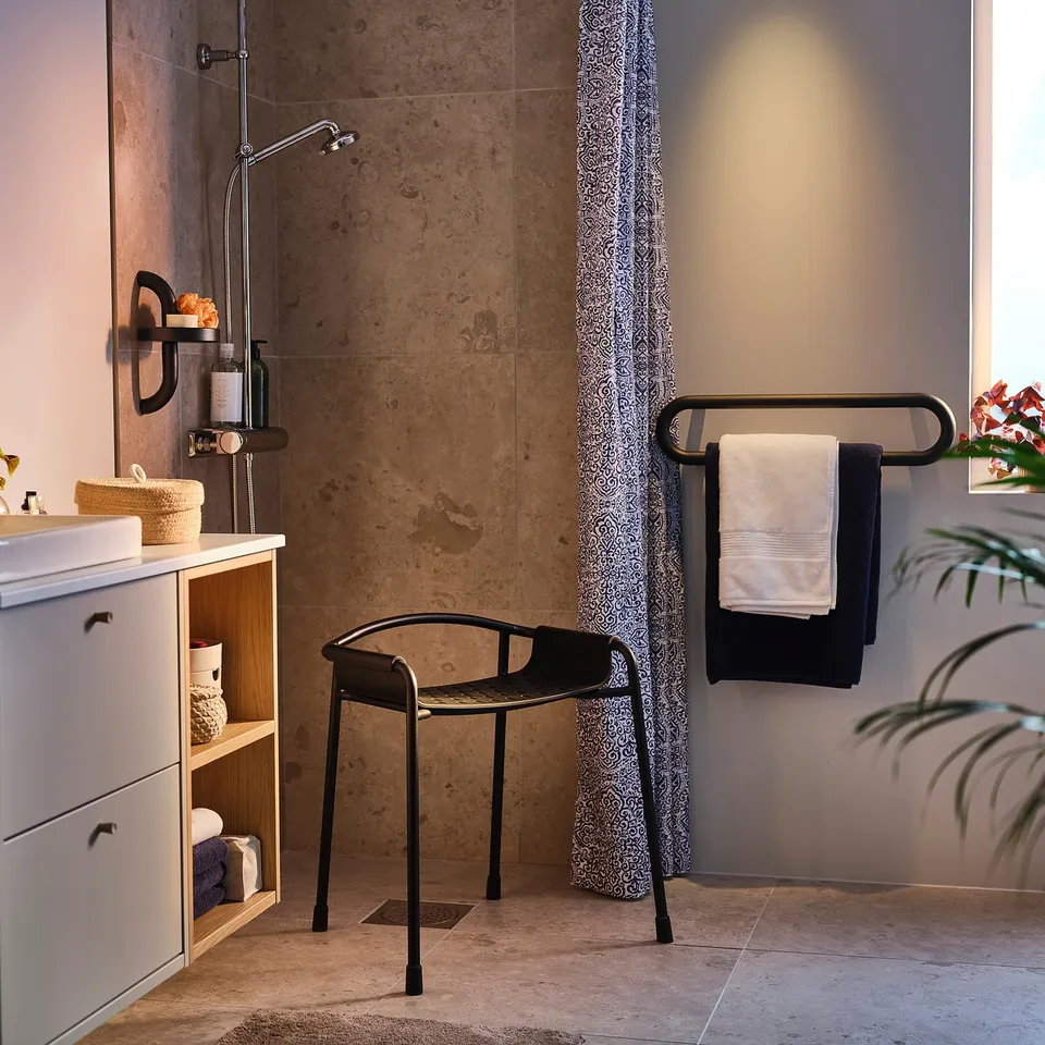BÄSINGEN in a room