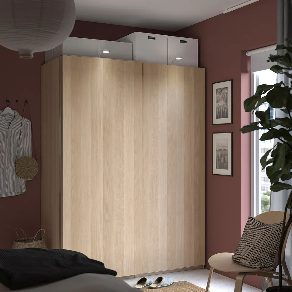 HASVIK in a room