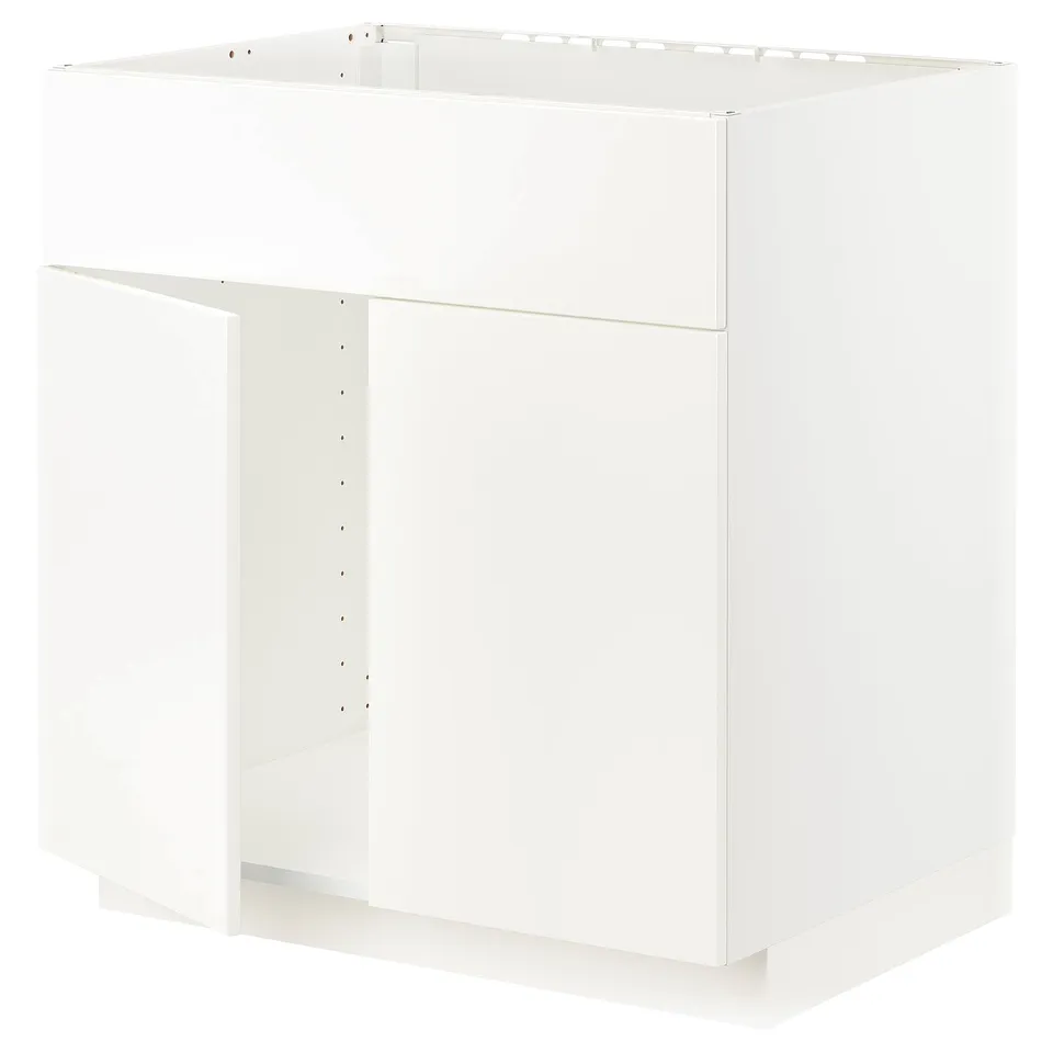 White METOD kitchen cabinet with sleek design.