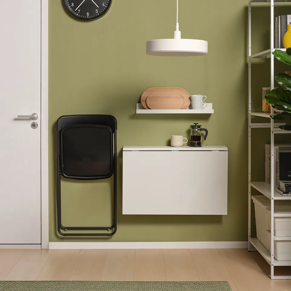 NORBERG / VIHALS in a room