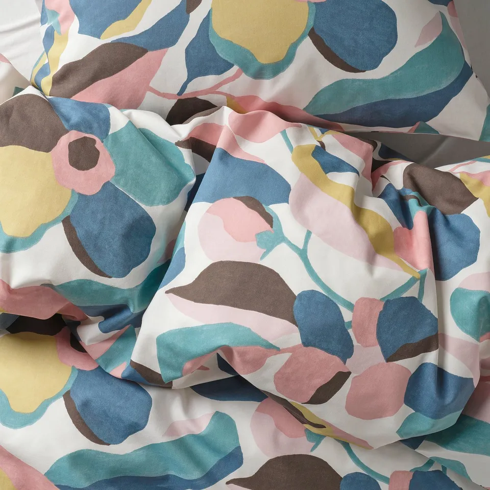 Vibrant leaf pattern duvet cover, crisp, breathable, percale-woven cotton/lyocell blend.