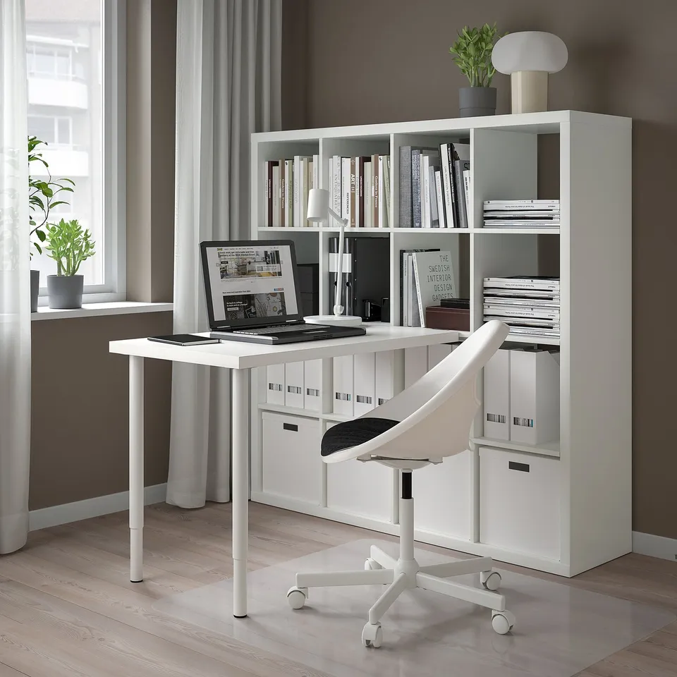 KALLAX / LINNMON in a room