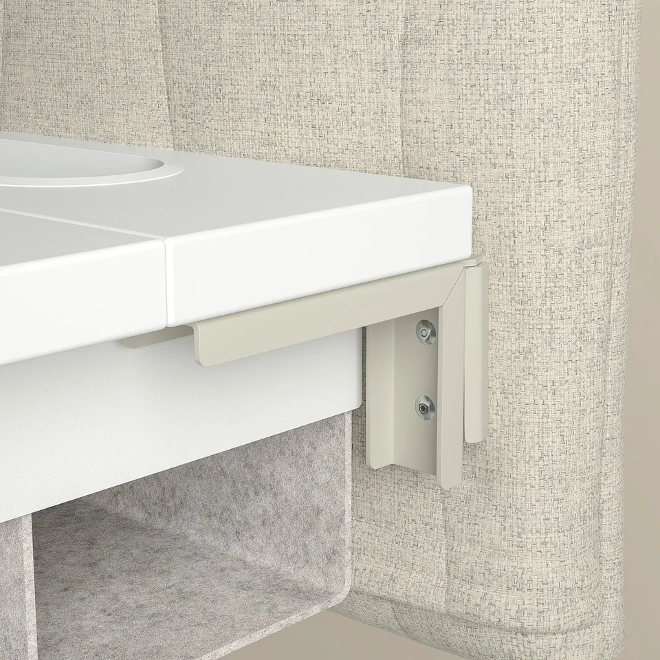 Attachable desk screen, quality, sturdy, sound-absorbing, clean design.