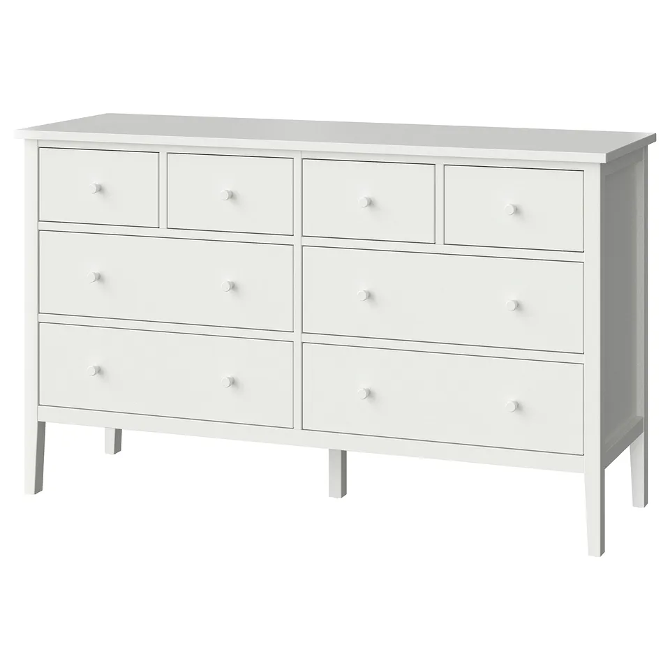 White gullaberchest, 6 drawers, rounded knobs, 4 legs. Minimalist style.