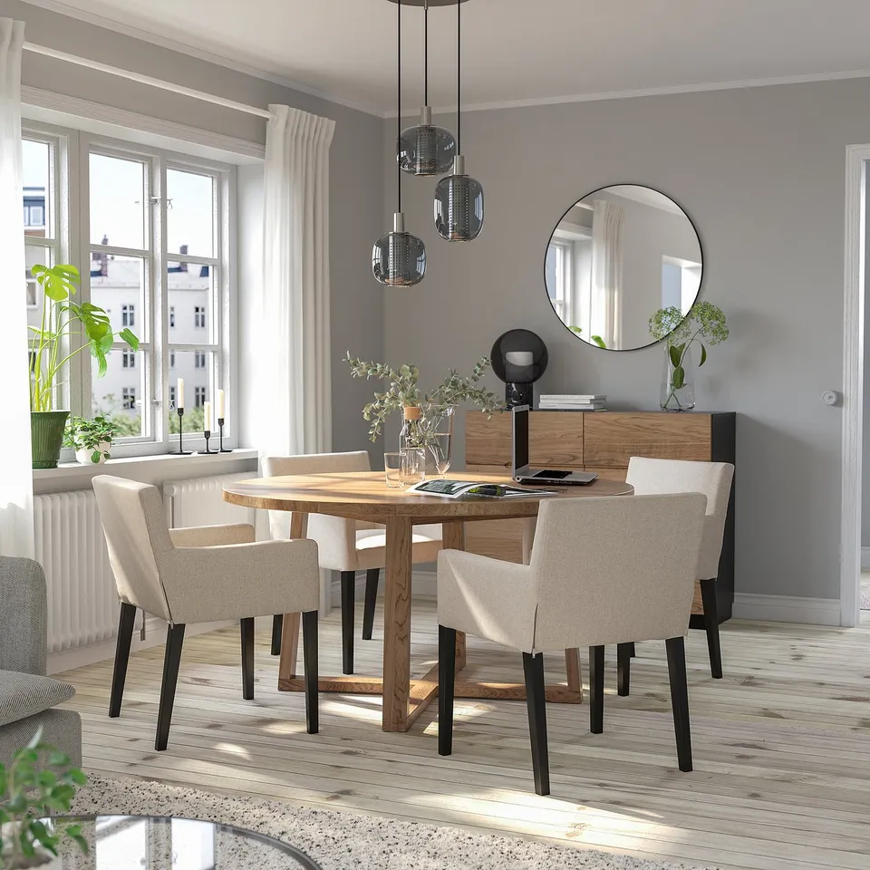MÅRENÄS in a room