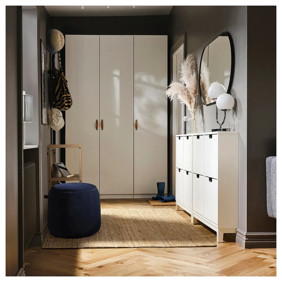 JÄRRESTAD in a room