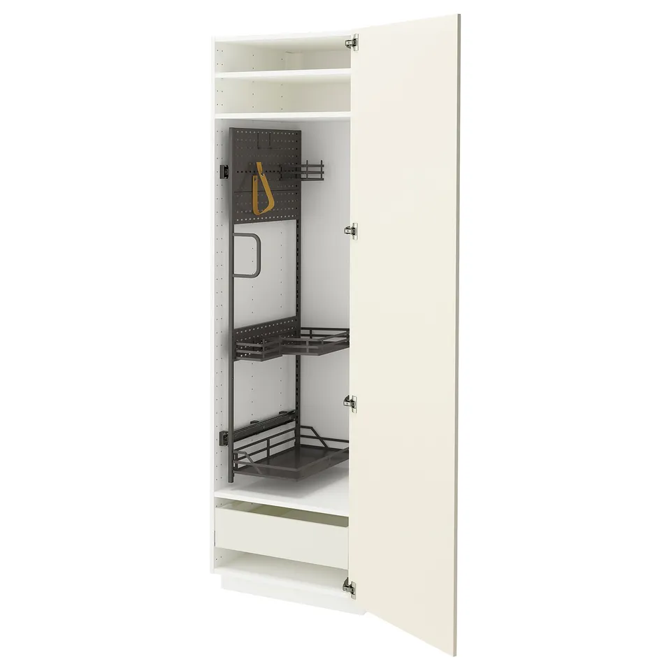 White METOD kitchen cabinet with pull-out shelves and organisers.