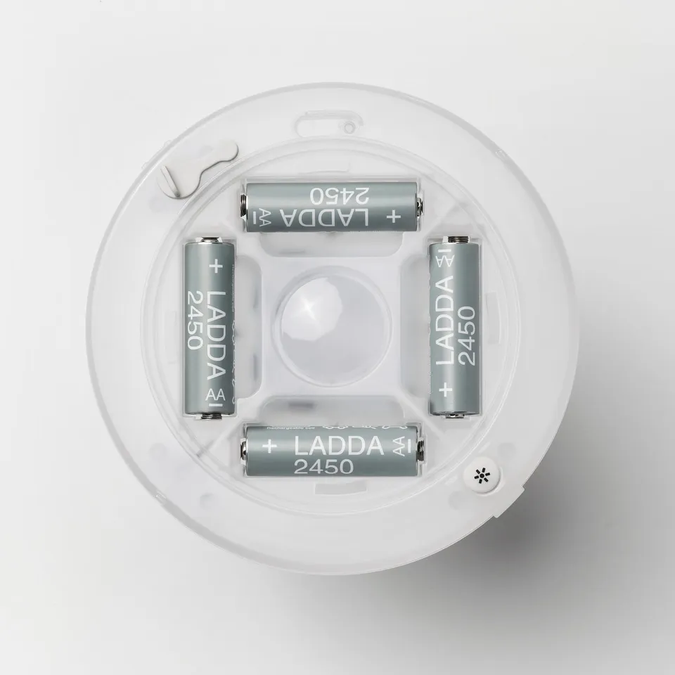 Four ladda 2450 rechargeable batteries inside a portable lamp holder.