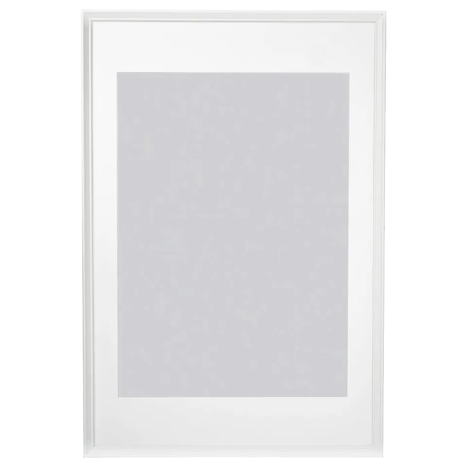 KNOPPÄNG silver photo frame: slim edge, safe plastic front, versatile mount.