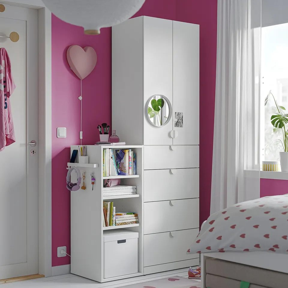 LASTARE in a room