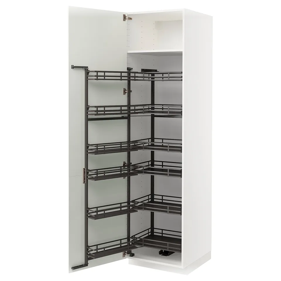 White METOD kitchen cabinet with pull-out shelves.