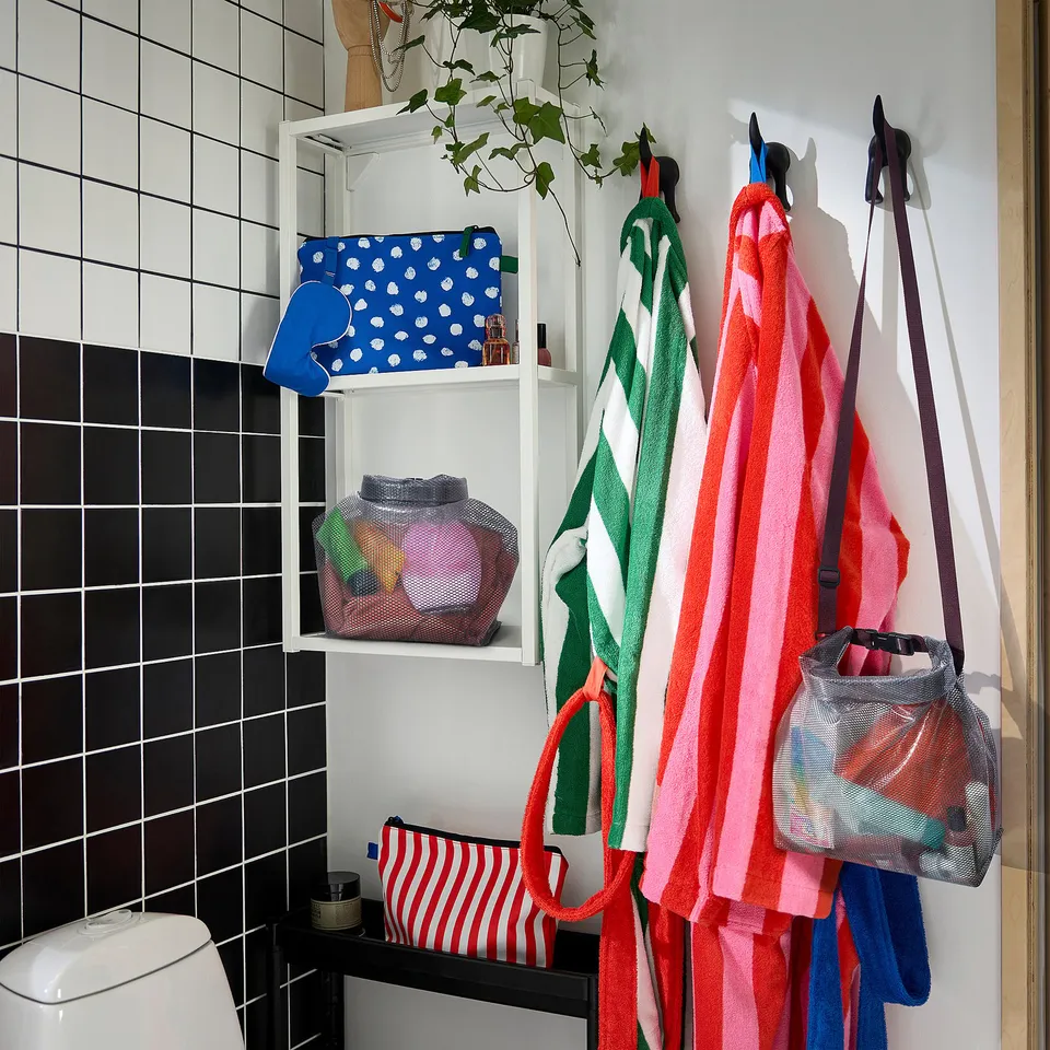 SPJUTSÖ in a room
