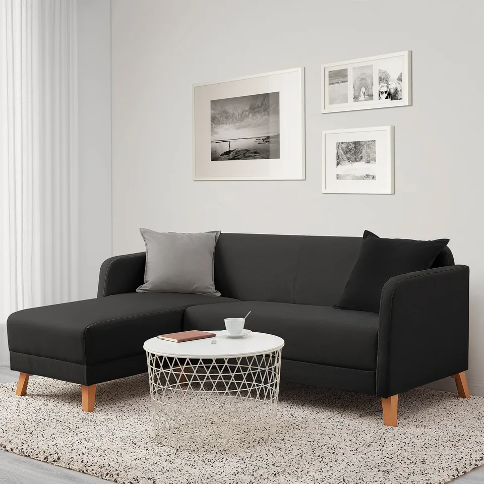 LINANÄS in a room