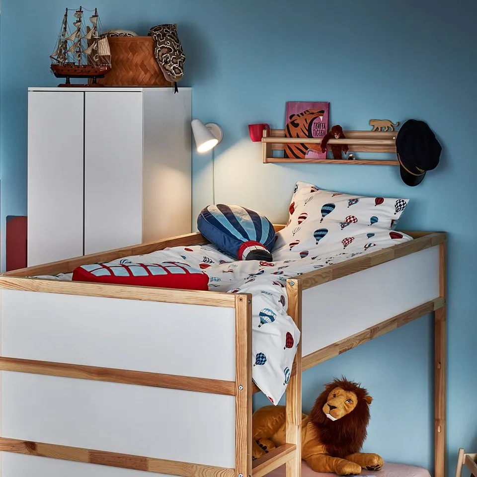 part: KURA reversible bed