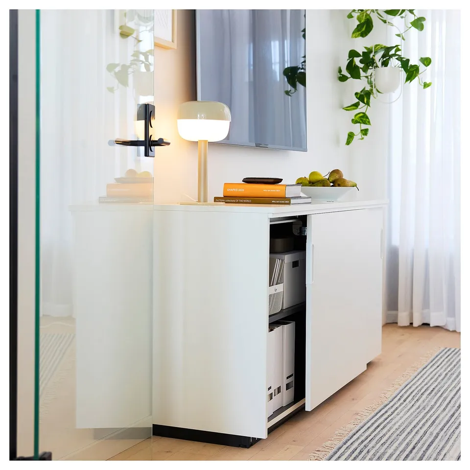 part: GALANT cabinet with sliding doors