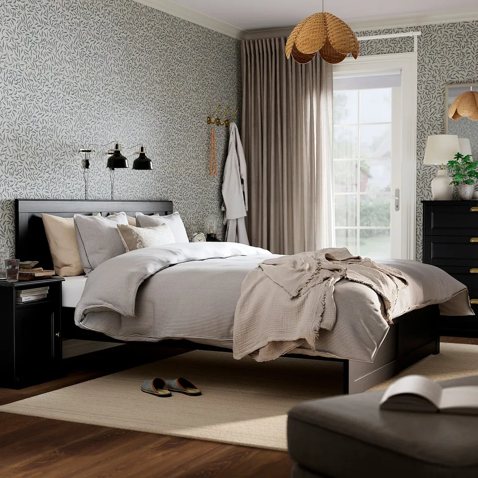 FÅGELFJÄLLET in a room