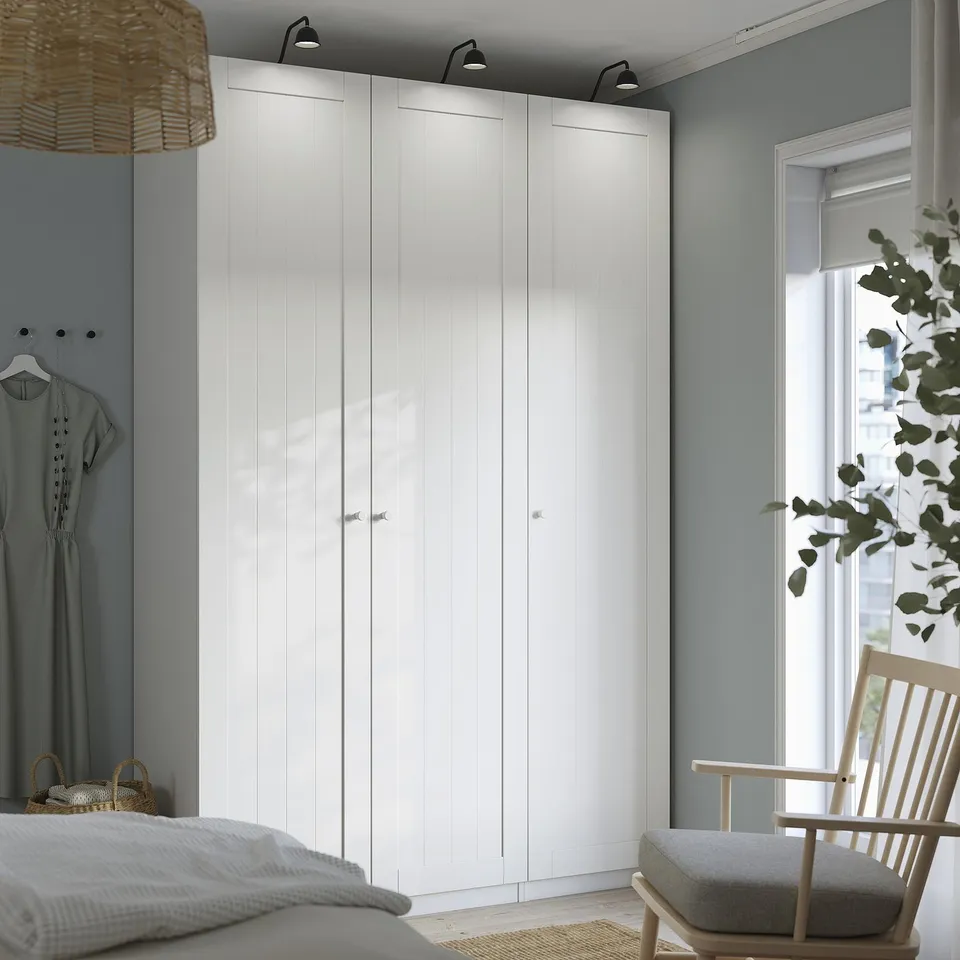 PAX / GULLABERG in a room