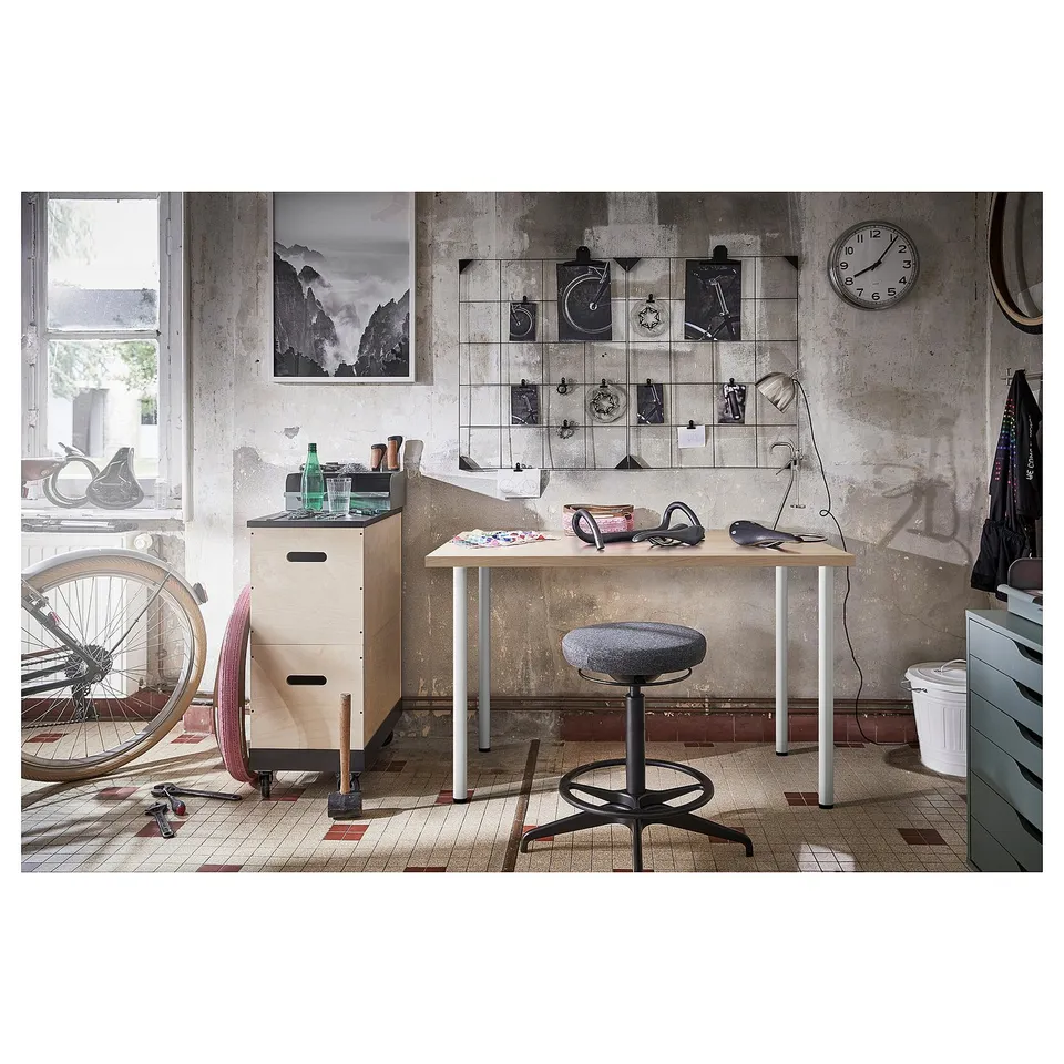part: LINNMON / ADILS desk